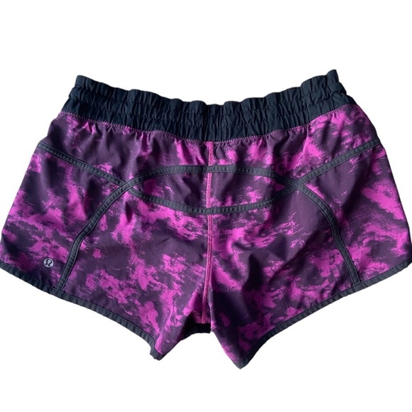 Lululemon Tracker Short III *4-way Stretch
Breezie Regal Plum Black / Black sz 8 - Picture 5 of 11